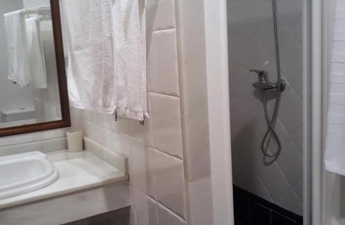 Alborea Hostel | Hostal Artiga