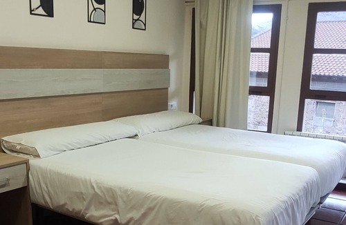 Canales de la Sierra Hostel | Hostal Bar Restaurant La Villa