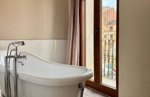 Tremp Hostel | Hostal Boutique La Canonja
