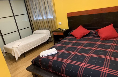 Milagro Hostel | Hostal Burgalés