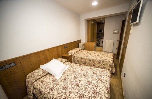 Soria Hostel | Hostal Caballeros