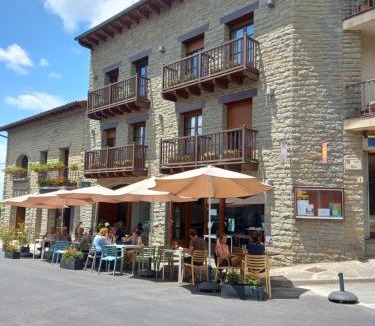 Cantonigros House | Hostal Cabrerès