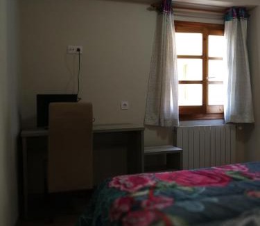 Sahun House | Hostal Casa Lacreu