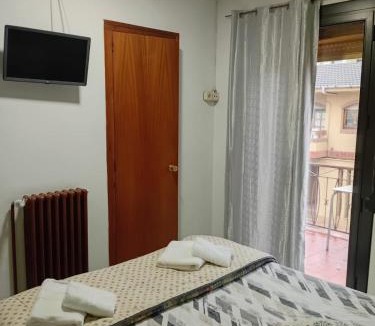 Santa Maria de Corco House | Hostal Collsacabra
