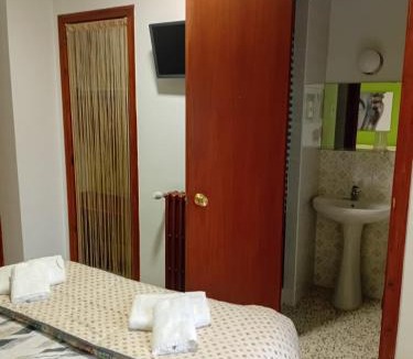 Santa Maria de Corco House | Hostal Collsacabra