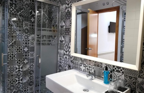 Burgos Hostel | Hostal Cuéntame Evolución Auto check-in