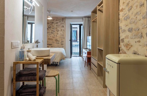 Peniscola Old Town Hostel | Hostal Dios Esta Bien