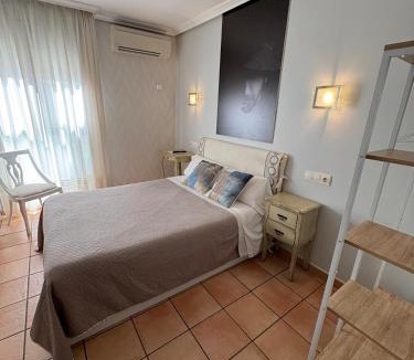 Cascante House | Hostal El Lechuguero