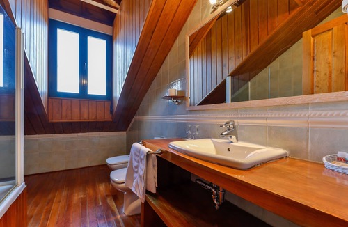 La Granja de San Ildefonso House | Hostal la Chata by Vivere Stays