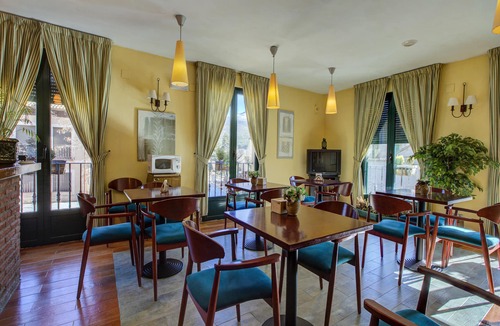 La Granja de San Ildefonso House | Hostal la Chata by Vivere Stays