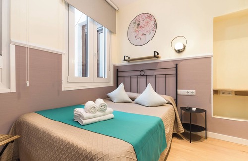 Literary Quarter Hostel | Hostal Evoke Madrid