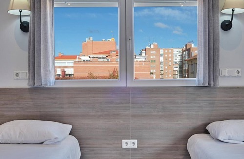 Ciudad Lineal Hostel | Hostal Golden Alcalá