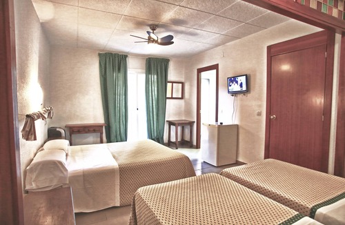 Blanes Hostel | Hostal Isabel