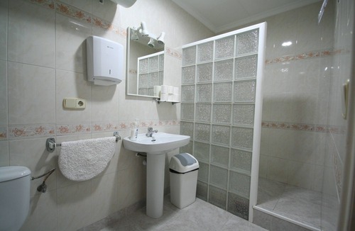 Portbou Hostel | Hostal Juventus
