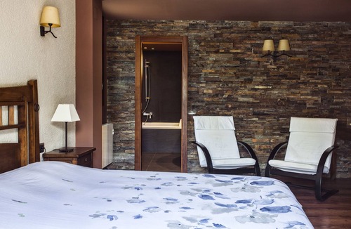 Erill la Vall Hostel | Hostal La Plaça