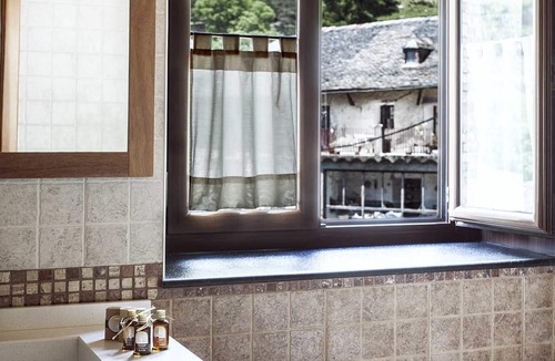 Erill la Vall Hostel | Hostal La Plaça