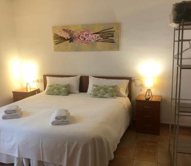 Terrades Hotel | Hostal la Salut de Terrades