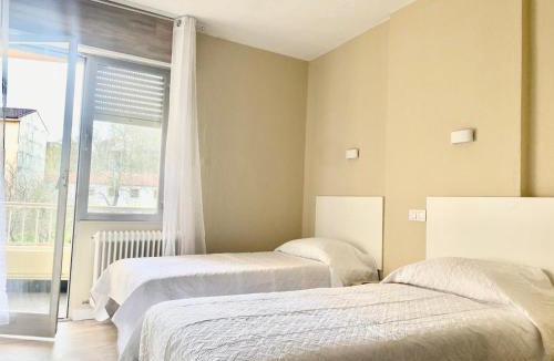 Saron House | Hostal La Sierra Cabárceno
