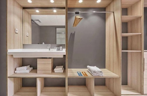 Esplugues de Llobregat Hostel | Hostal Lami