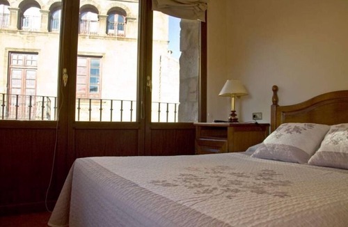 Sos del Rey Catolico Hostel | Hostal las Coronas