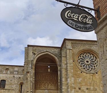 Villalcazar de Sirga House | Hostal las Cantigas