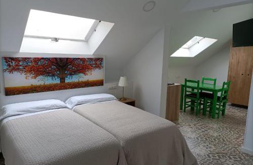 Villaviciosa de Odon Hostel | Hostal Las Encinas