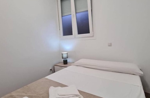 Torrejon de Ardoz Hostel | Hostal Las Fronteras