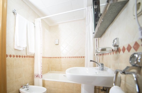 Province of Toledo Hostel | Hostal Los Gavilanes 2