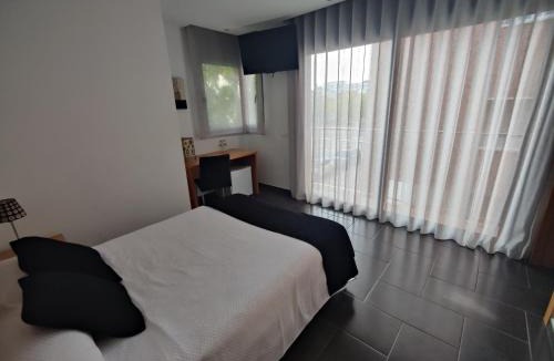 Pineda de Mar House | Hostal Manel