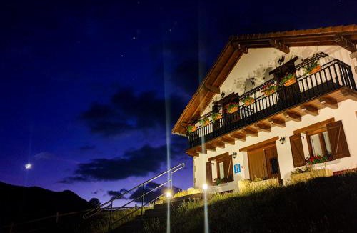 Orbaitzeta House | HOSTAL MENDILATZ