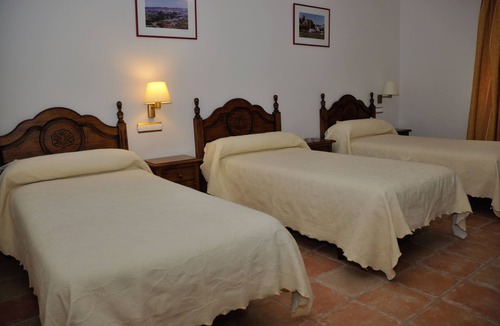 Almoguera Hostel | Hostal Padrino