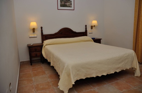 Almoguera Hostel | Hostal Padrino