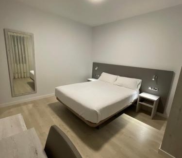 Ainsa-Sobrarbe House | Hostal Pirineos Ainsa