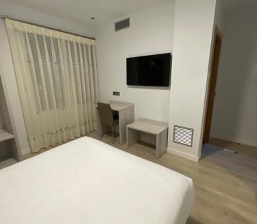 Ainsa-Sobrarbe House | Hostal Pirineos Ainsa