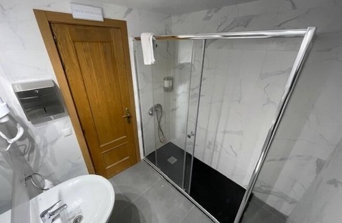 San Fernando de Henares Hostel | HOSTAL QUINTA SANTILLAN