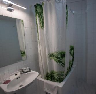 Cuenca House | Hostal Residencia Avenida
