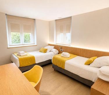 Zudaire House | Hostal Restaurante Ibaisek
