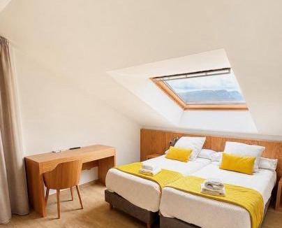 Zudaire House | Hostal Restaurante Ibaisek