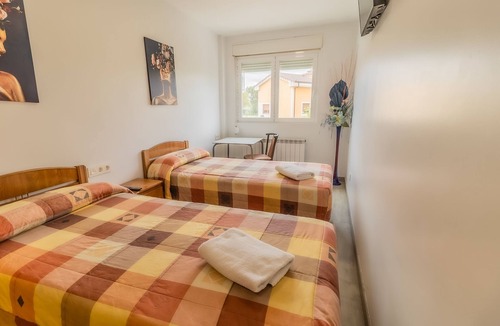 Villalonquejar Hostel | Hostal Restaurante La Buena Villa by Vivere Stays