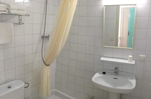 Roses Town Center Hostel | Hostal Rom