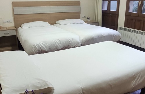 Canales de la Sierra Hostel | Hostal Rural Bar La Villa