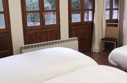 Canales de la Sierra Hostel | Hostal Rural Bar La Villa