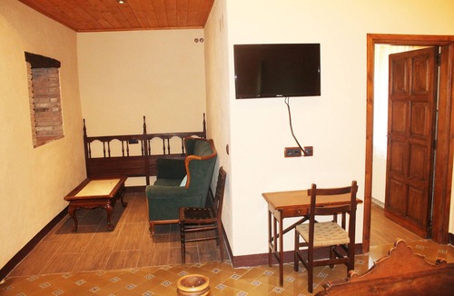 Sant Marti de Centelles Hostel | Hostal Rural Mas Blanc