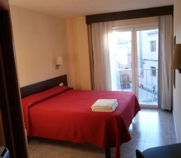 San Sadurni House | Hostal Sant Sadurní