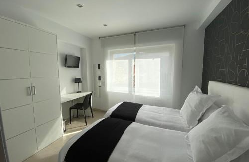 Suria House | Hostal Somnis