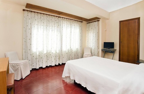 Oliva Hostel | Hostal Tropical