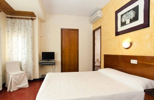 Oliva Hostel | Hostal Tropical