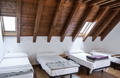 Aurizberri Hostel | Hostal y Albergue Haizea - Hostel
