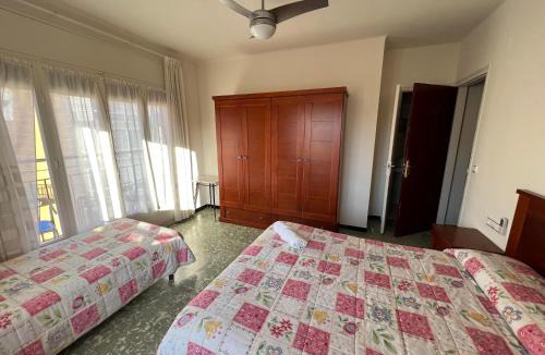 Sant Feliu de Guixols Hostel | Hostal Zurich