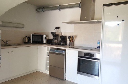 Saint-Andre-de-Roquepertuis Hostel | Hostel Les Terrasses du Roc